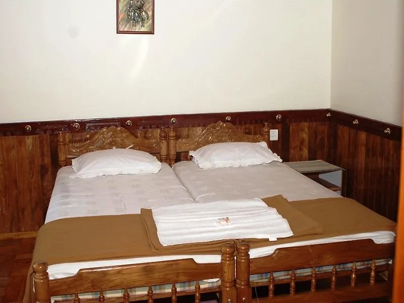 Botel Indraprastham Houseboat Hotel Alappuzha