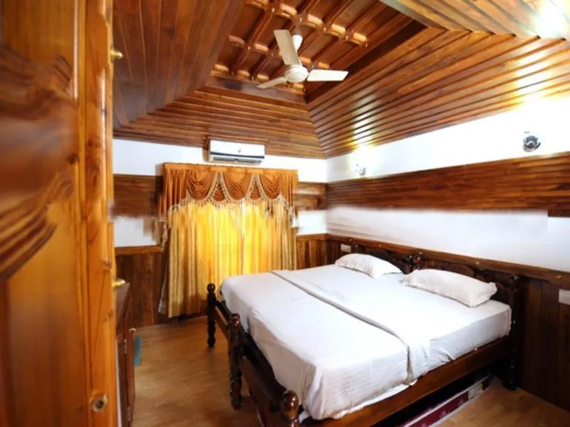 Indraprastham Houseboat Hotel Alappuzha India